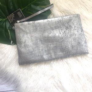 Silver clutch